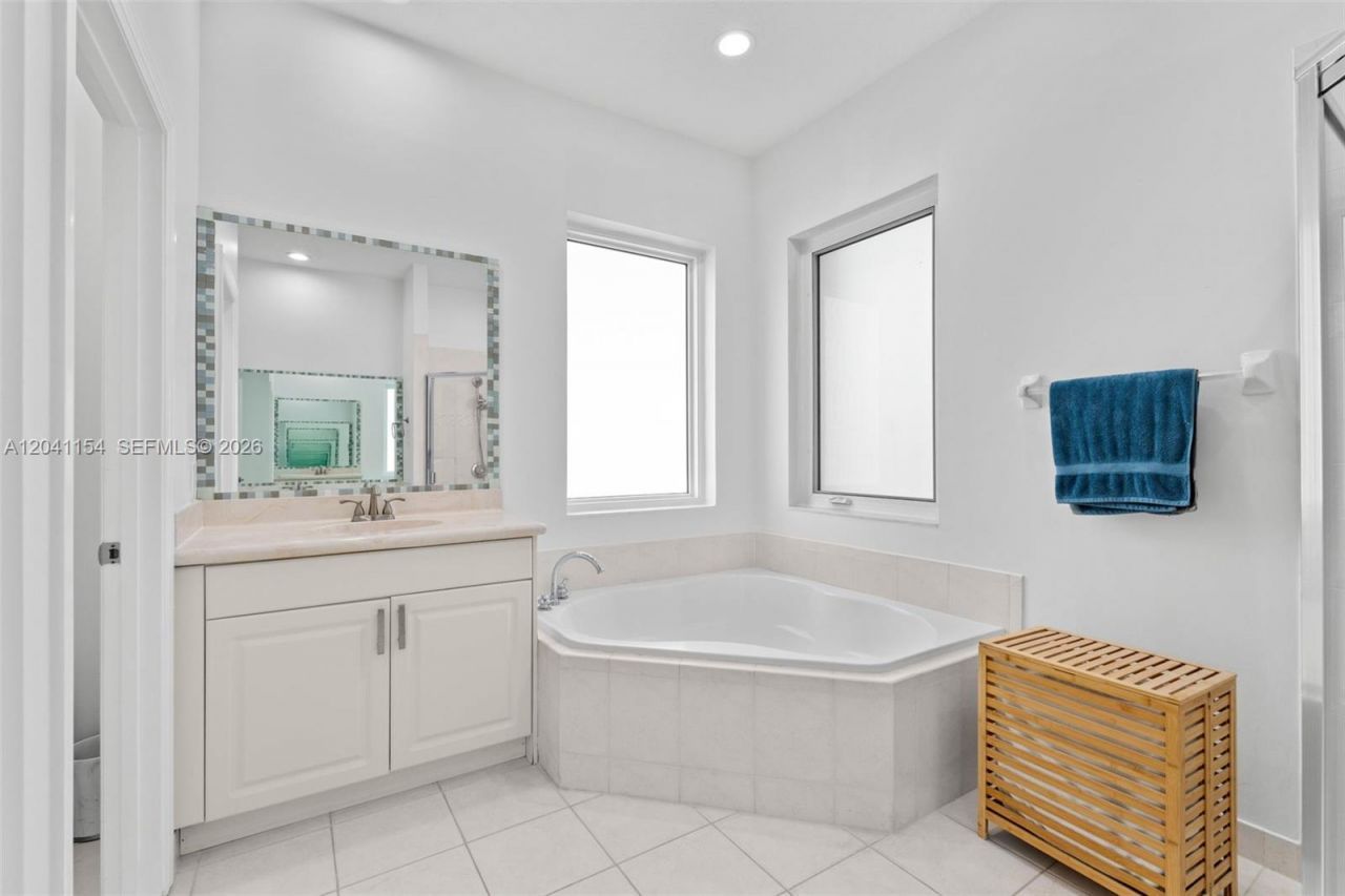 5019 NW 113 Avenue , Coral Springs, FL 33076 Photo