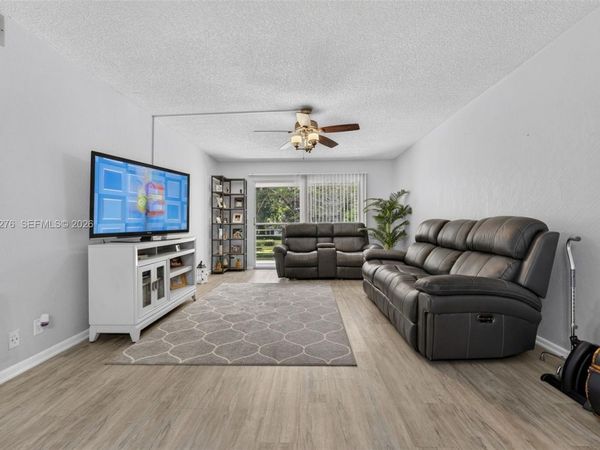 2404 Antigua Cir , Unit M2, Coconut Creek, FL 33066