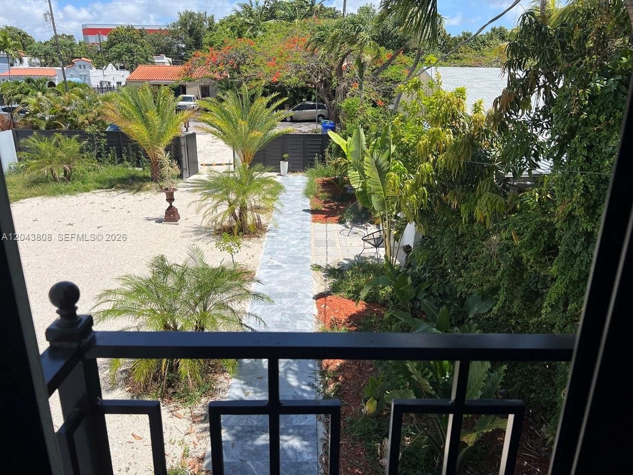 2134 SW 11th St, Miami, FL 33135 Photo