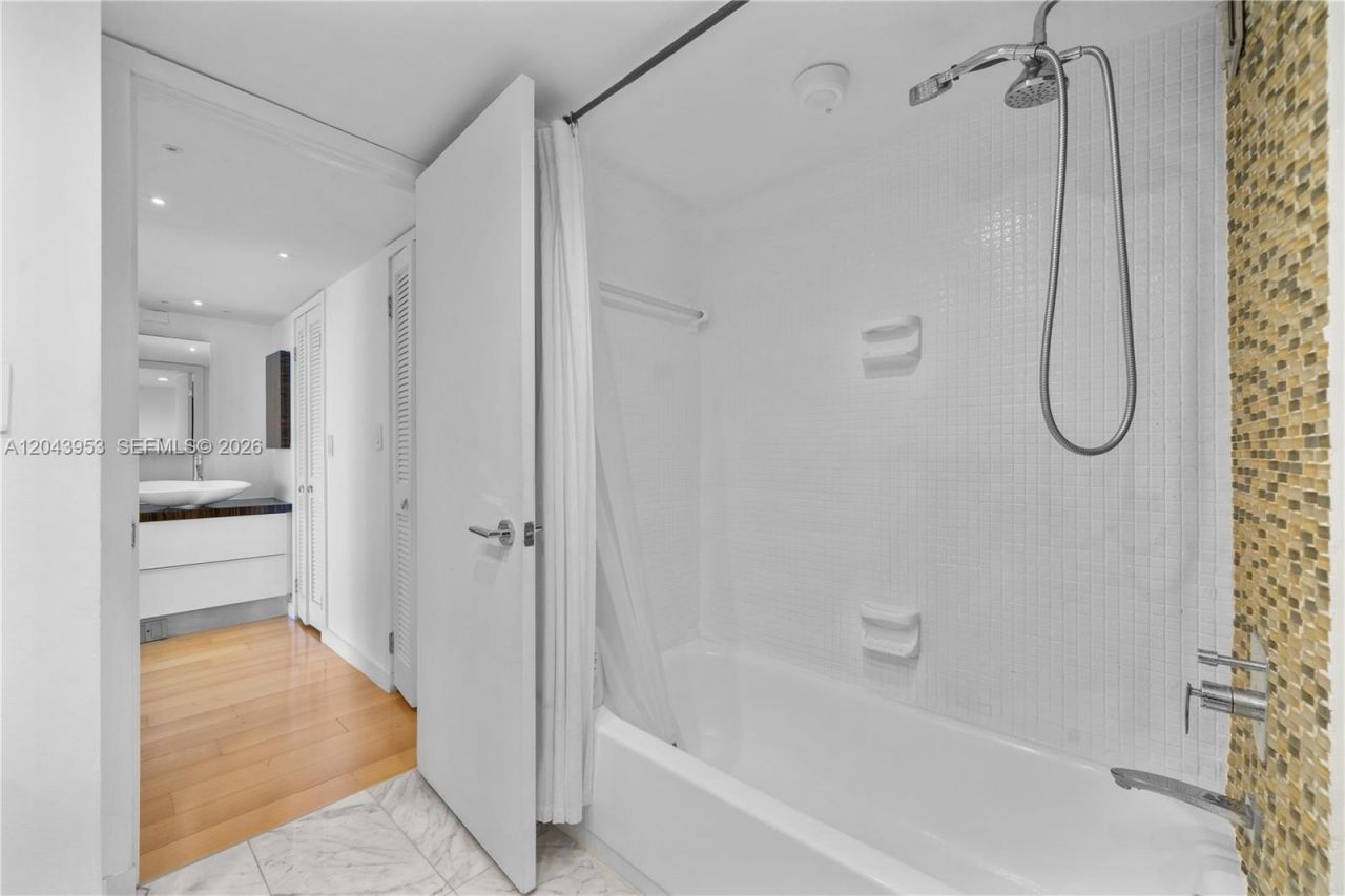 11 Island Ave , Unit 610, Miami Beach, FL 33139 Photo
