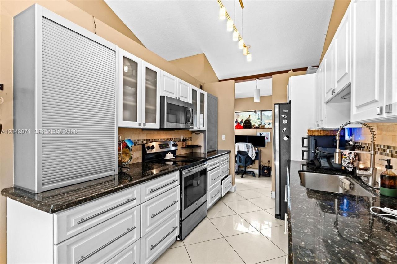 1709 NW 72nd Ave , Unit 66, Plantation, FL 33313 Photo