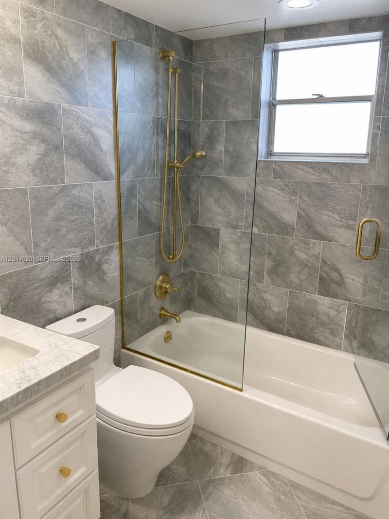 219 NE 14th Ave , Unit 306, Hallandale Beach, FL 33009 Photo