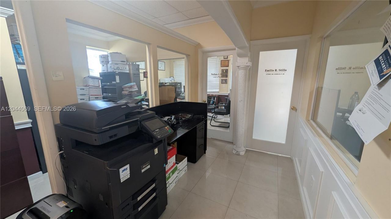 5595 Orange Dr , Unit 101, Davie, FL 33314 Photo