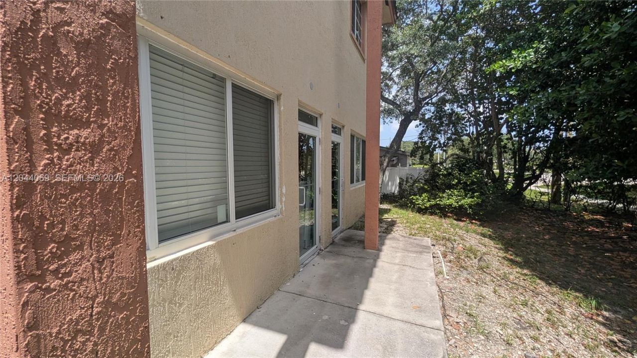 5595 Orange Dr , Unit 101, Davie, FL 33314 Photo