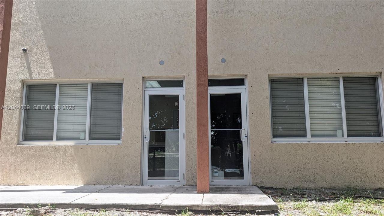 5595 Orange Dr , Unit 101, Davie, FL 33314 Photo