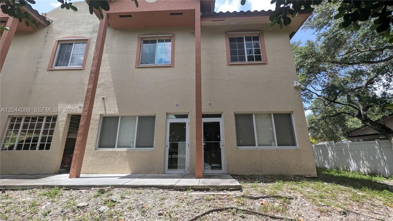 5595 Orange Dr , Unit 101, Davie, FL 33314 Photo
