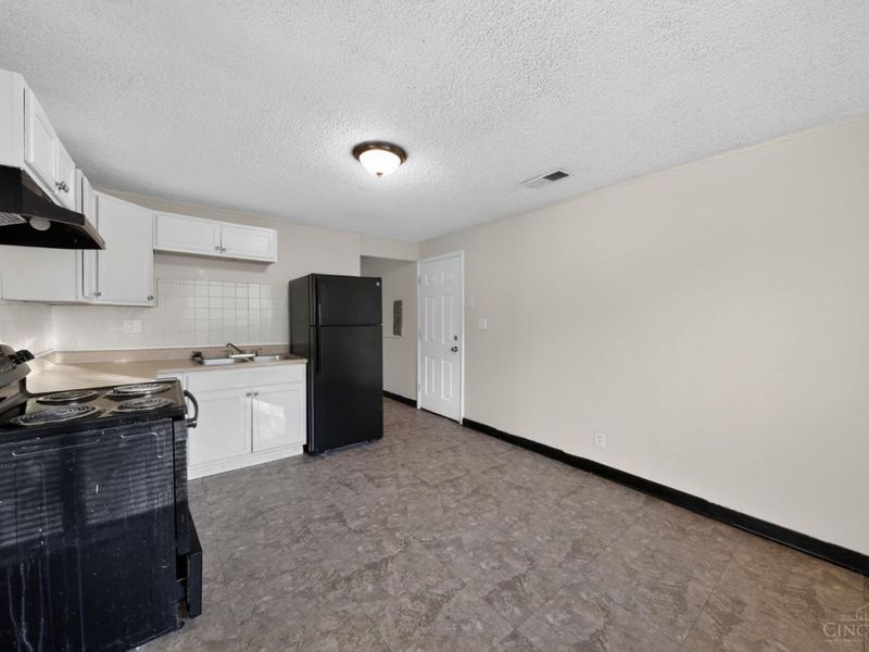 8587 Daly Road, Springfield Twp., OH 45231 Photo 12