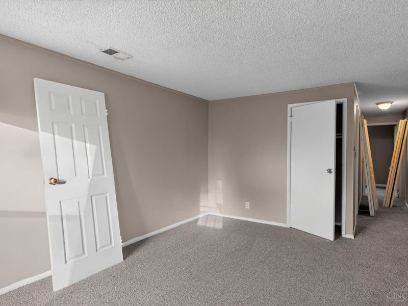 8587 Daly Road, Springfield Twp., OH 45231 Photo 9