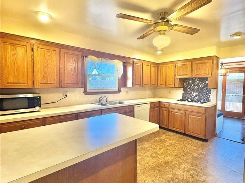 1407 W Valentine Circle NW, Canton, OH 44708 Photo 3