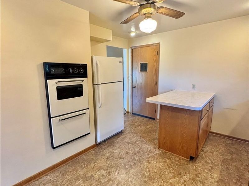 1407 W Valentine Circle NW, Canton, OH 44708 Photo 5