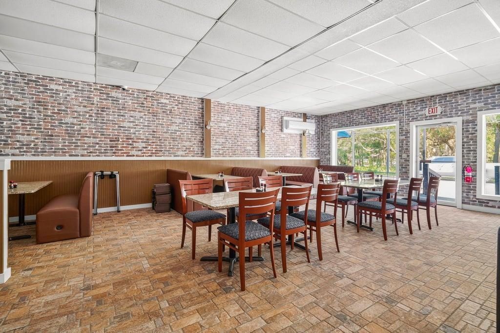 4378 Highway 17 Business Photo 12