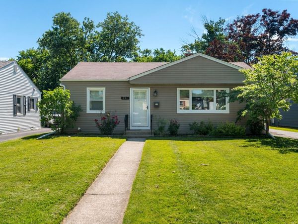 831 S Wisconsin Avenue , Villa Park, IL 60181