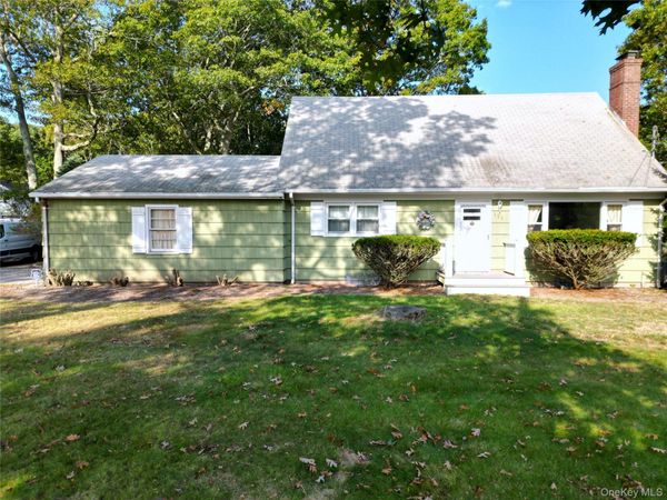 121 Aspatuck Road , Westhampton Beach, NY 11978