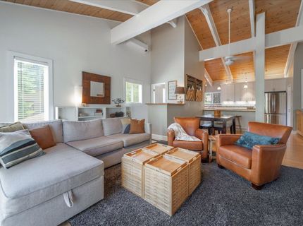 10240 Pine Cone Road, Truckee, CA 96161 Photo