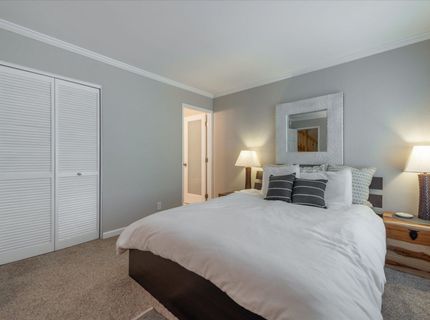 10240 Pine Cone Road, Truckee, CA 96161 Photo