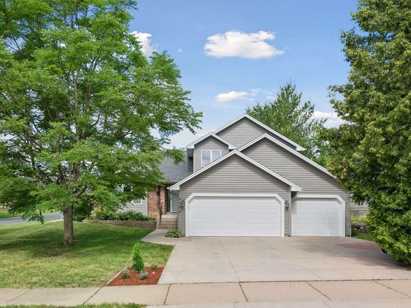 9994 Dunberry Circle, Eden Prairie, MN 55347