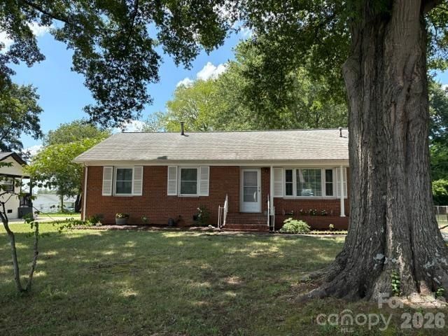 7644 Bramblewood Drive, Charlotte, NC 28217 Main Photo