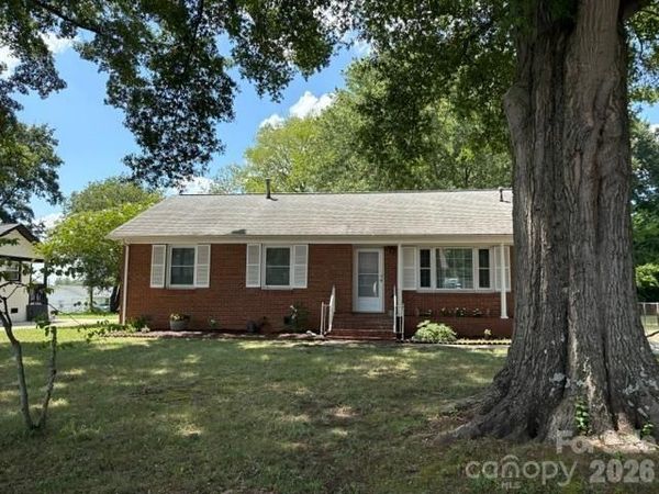 7644 Bramblewood Drive, Charlotte, NC 28217