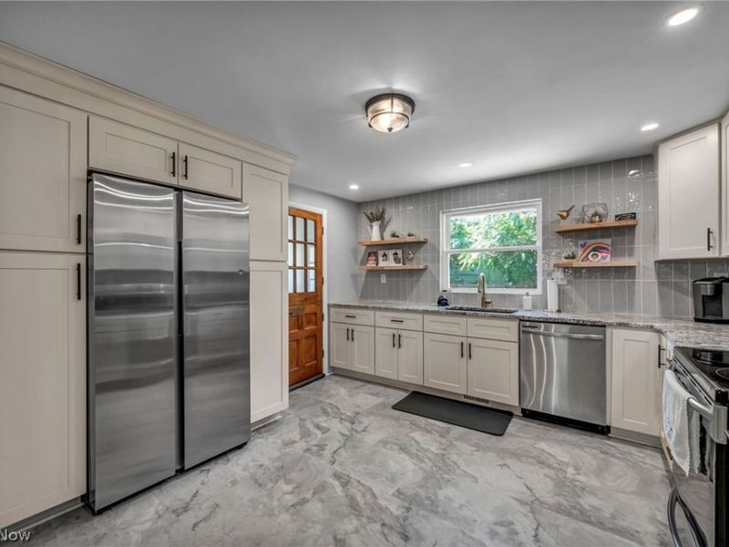 145 Hall Drive, Wadsworth, OH 44281 Photo 5