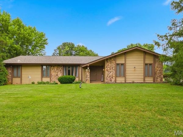15 Whitewood Court, St Peters, MO 63376