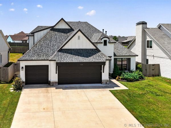 528 E 126th Street S, Jenks, OK 74037
