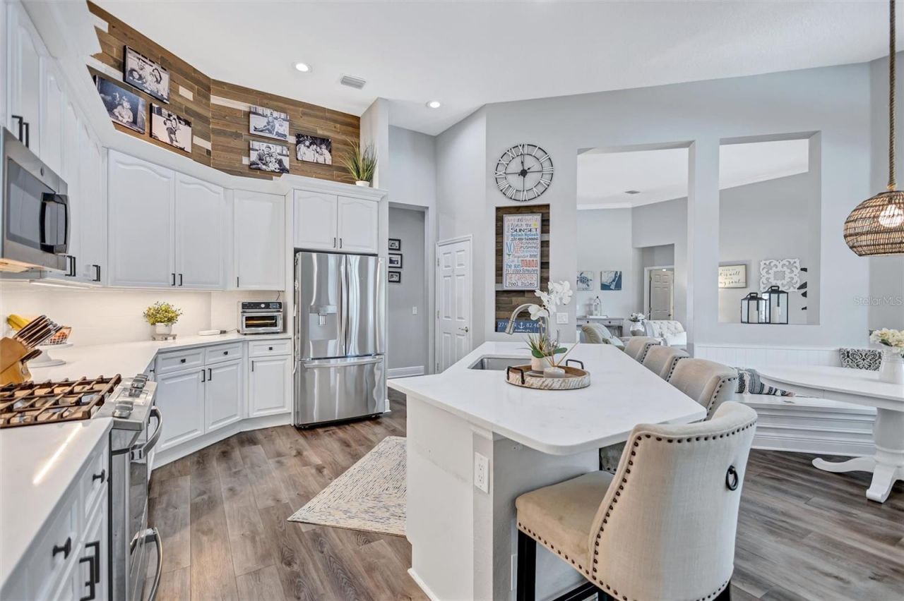 14852 Tudor Chase Drive, Tampa, FL 33626 Photo