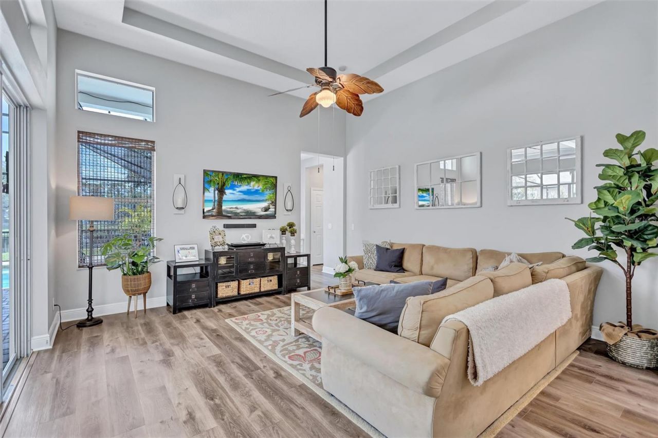 14852 Tudor Chase Drive, Tampa, FL 33626 Photo