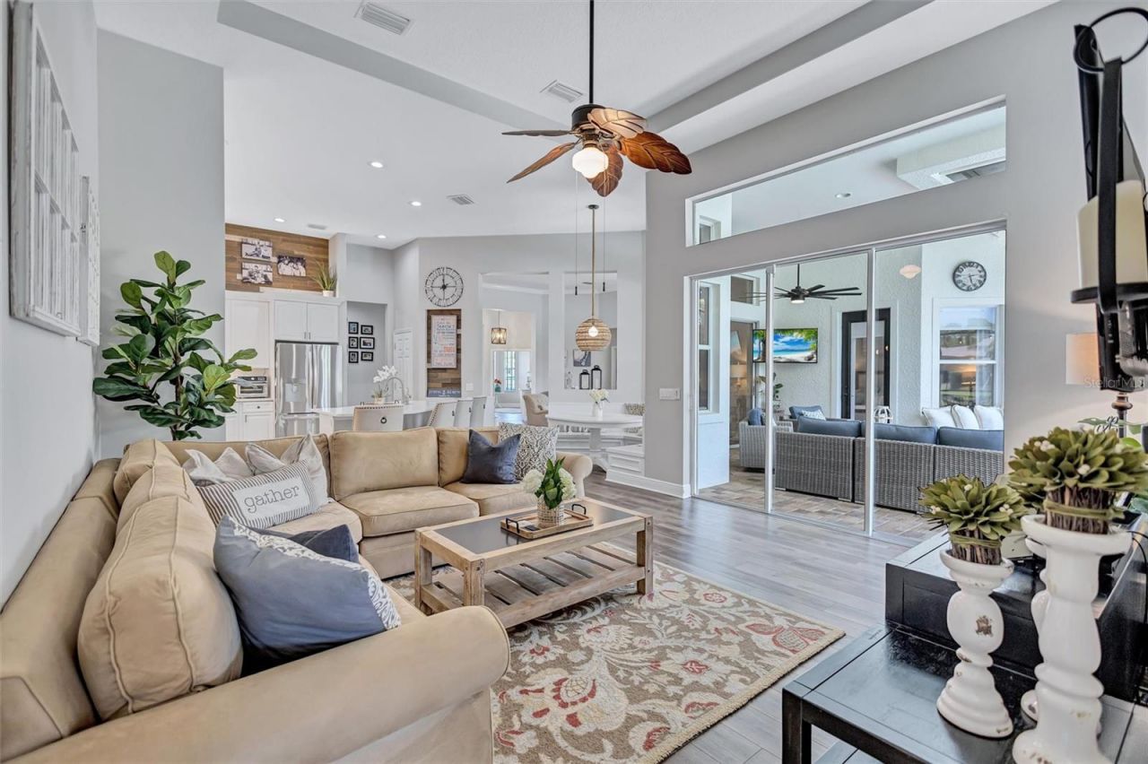 14852 Tudor Chase Drive, Tampa, FL 33626 Photo