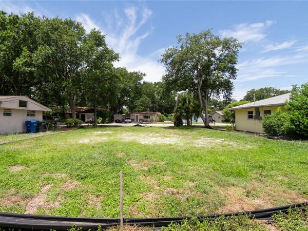 658 15TH STREET NW, LARGO, FL 33770