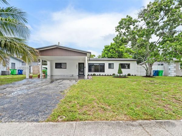 5890 NW 15th St , Sunrise, FL 33313