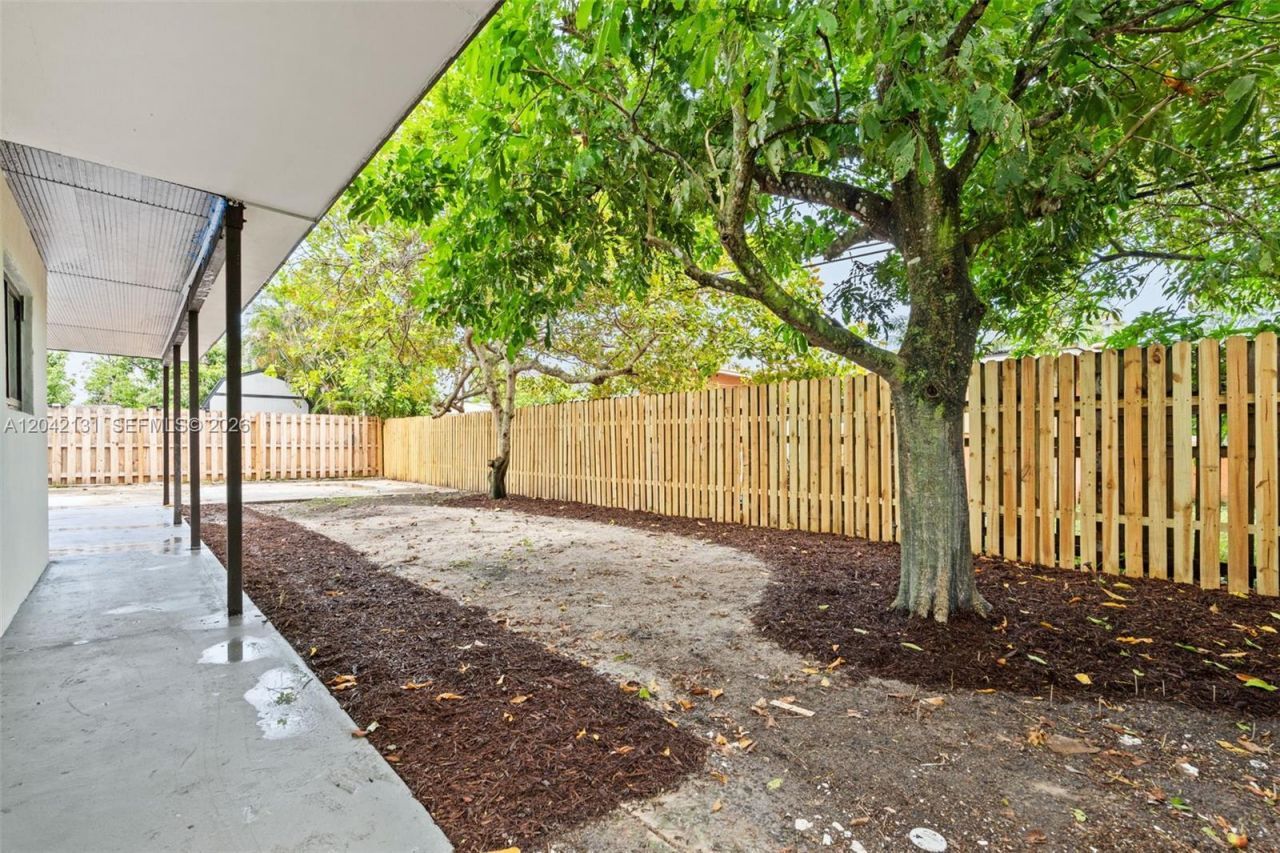 5890 NW 15th St , Sunrise, FL 33313 Photo