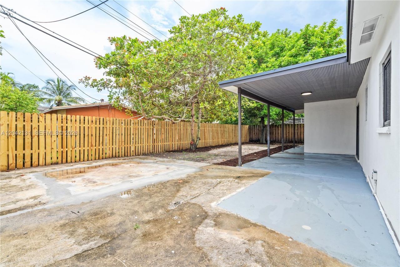 5890 NW 15th St , Sunrise, FL 33313 Photo