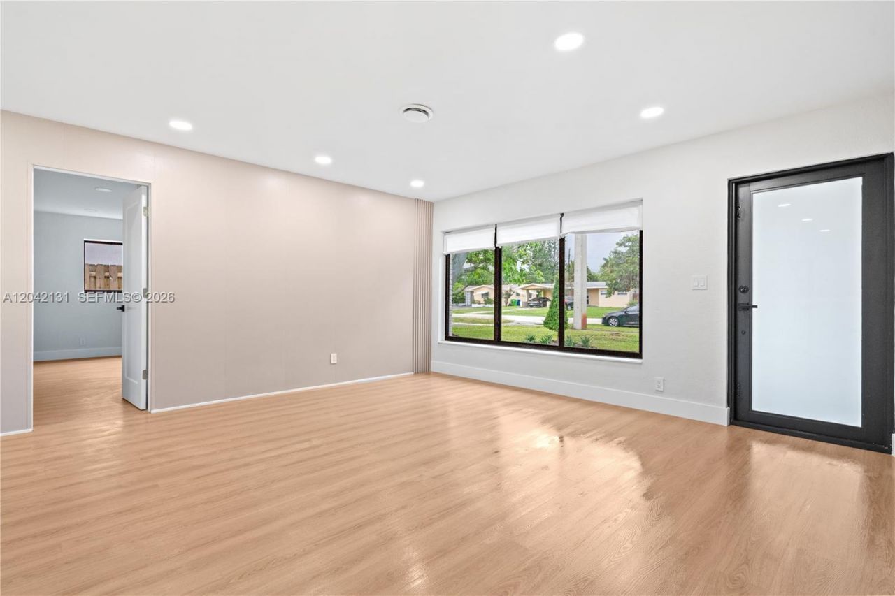 5890 NW 15th St , Sunrise, FL 33313 Photo