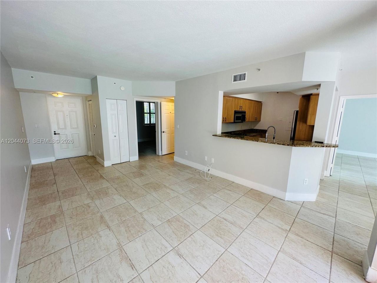 140 Meridian Ave, Unit 314, Miami Beach, FL 33139 Photo