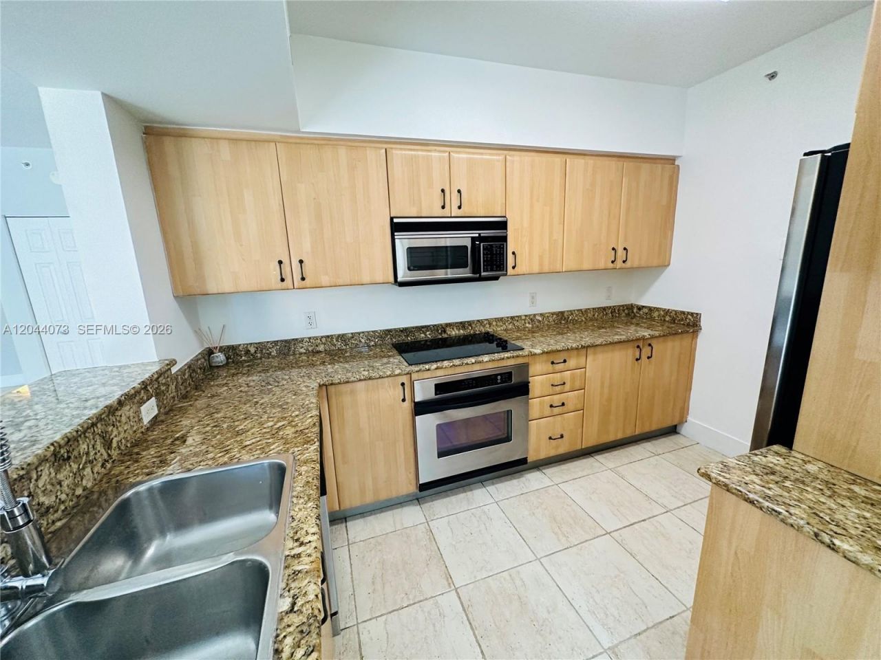 140 Meridian Ave, Unit 314, Miami Beach, FL 33139 Photo