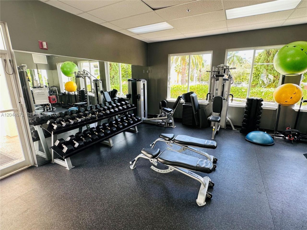 140 Meridian Ave, Unit 314, Miami Beach, FL 33139 Photo