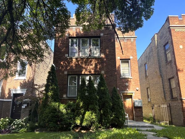 1737 N Austin Avenue , Chicago, IL 60639