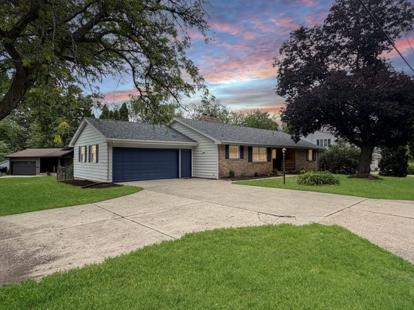1734 W Stephenson Street, Freeport, IL 61032