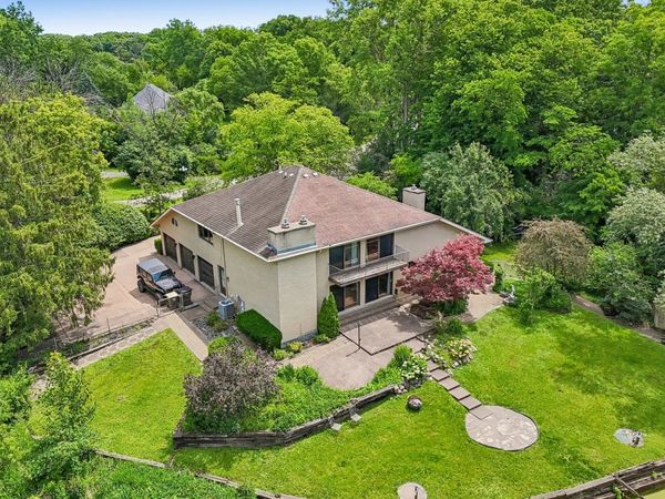 1191 Hunters Lane, Libertyville, IL 60048