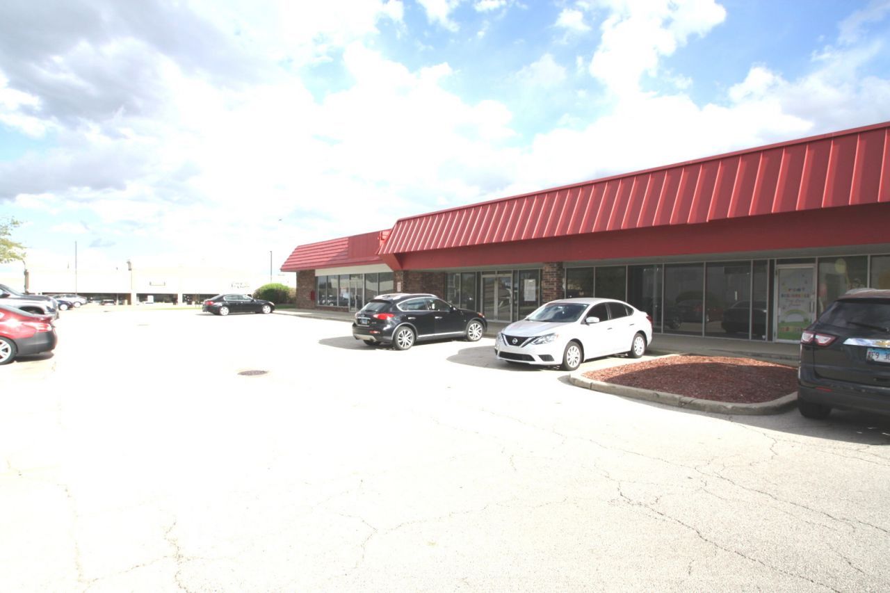 731 E Nerge Road, Roselle, IL 60172