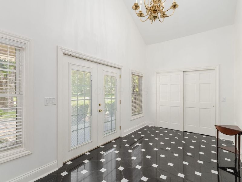5809 Olentangy Boulevard , Columbus, OH 43085 Photo 5