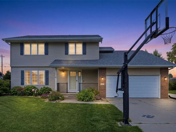 214 NW Ridgeline Drive , Ankeny, IA 50023