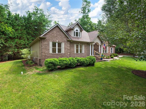 104 Arrowood Lane , Hendersonville, NC 28791