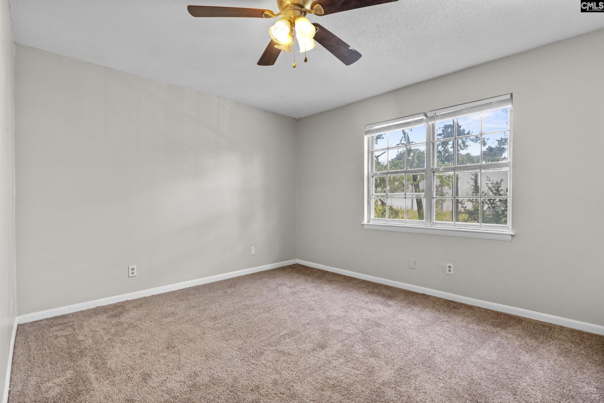 1716 Devonwood Drive  Photo 12