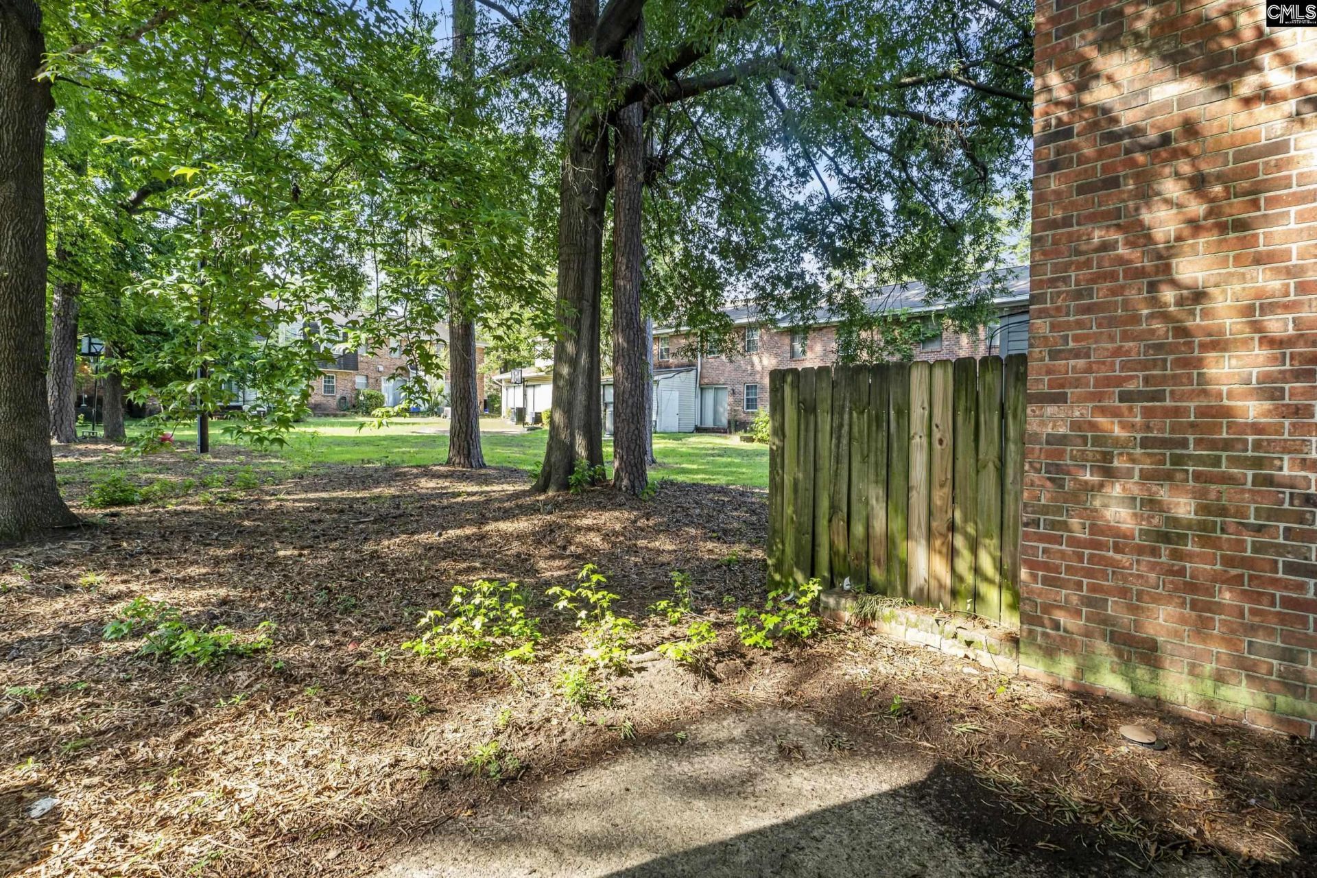 1716 Devonwood Drive  Photo 16