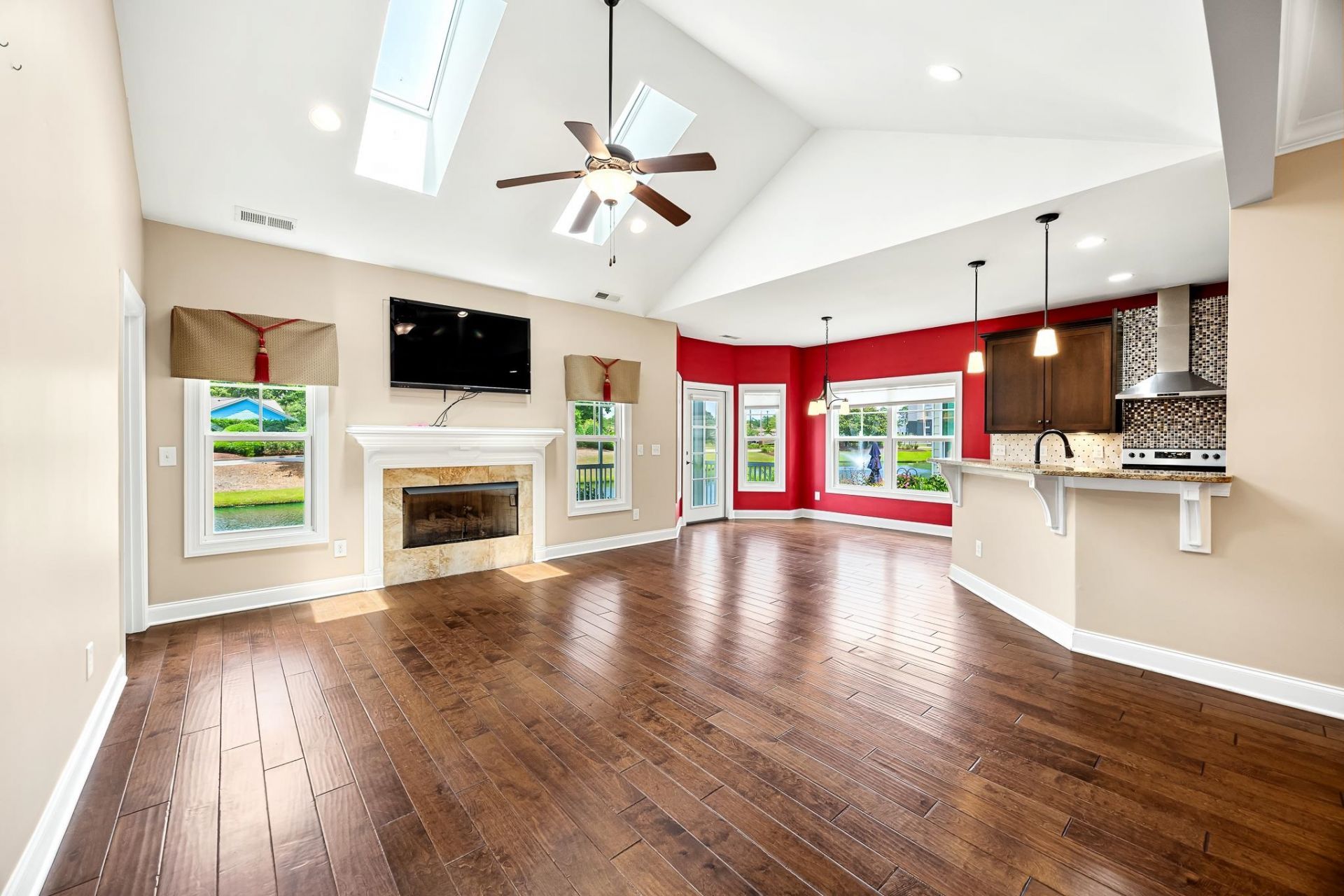 910 Watermark Ct.  Photo 10