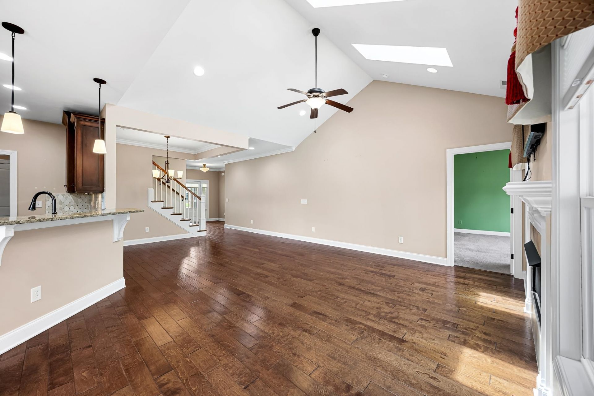 910 Watermark Ct.  Photo 12