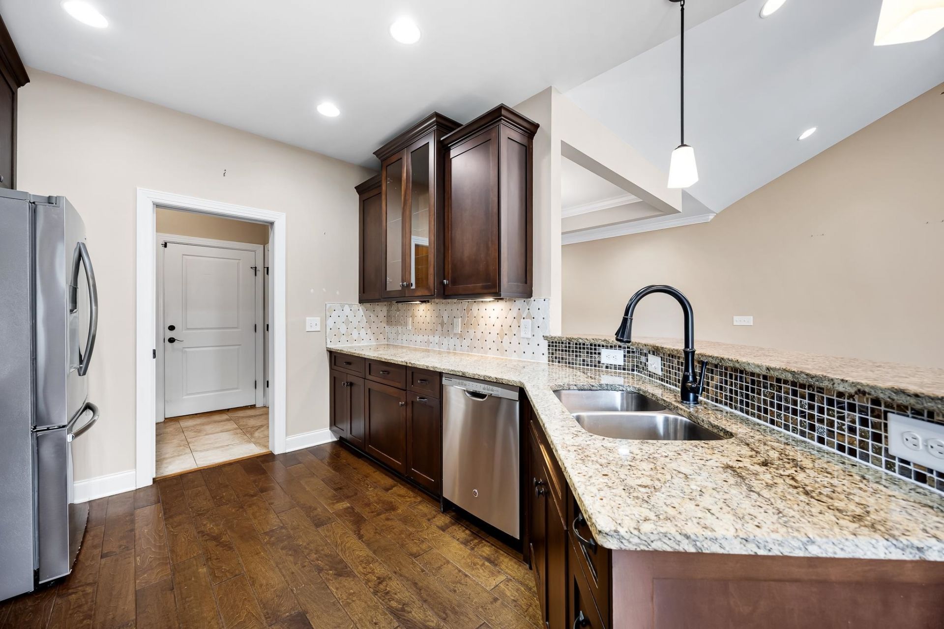 910 Watermark Ct.  Photo 28
