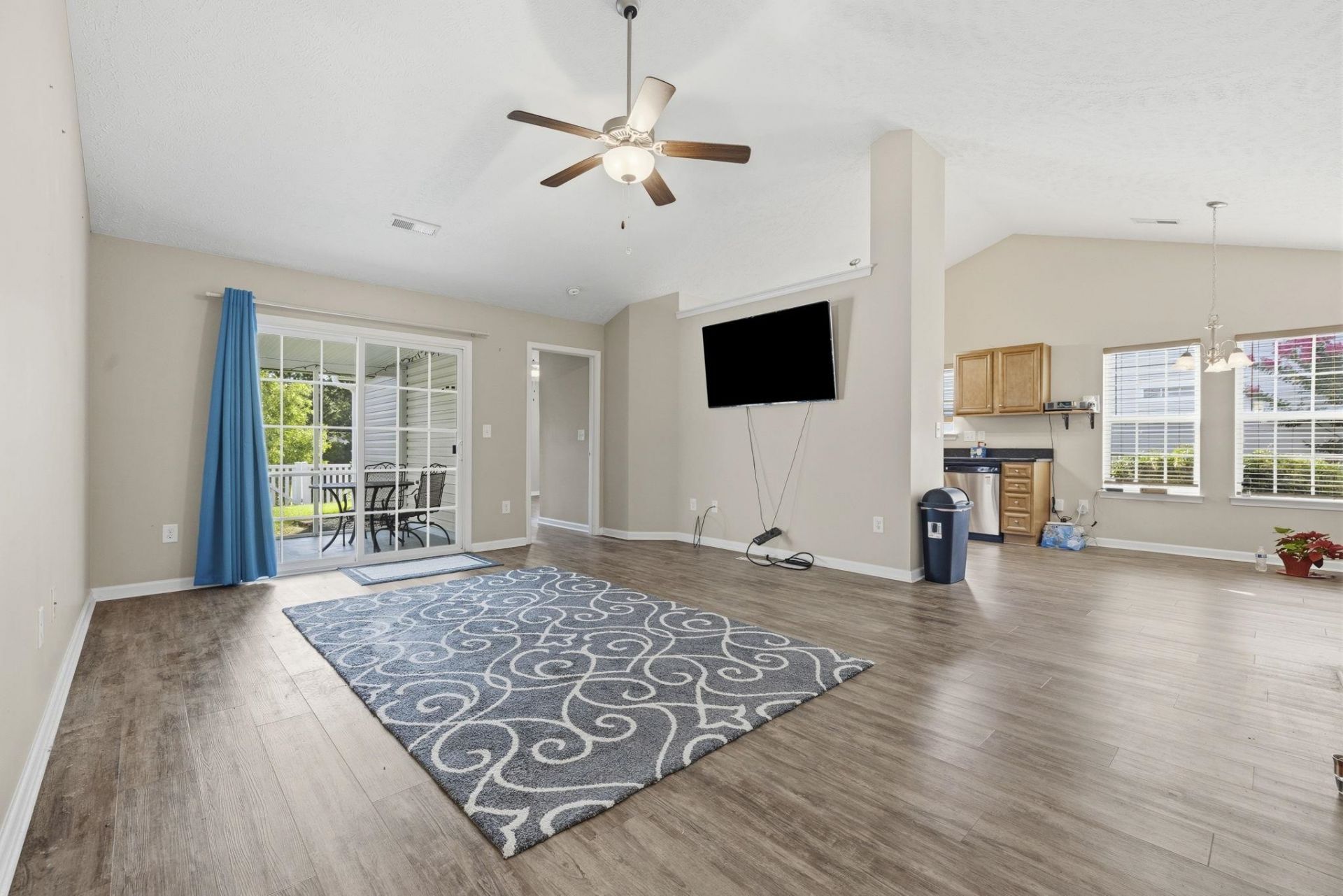 154 Heath Dr. Photo 3