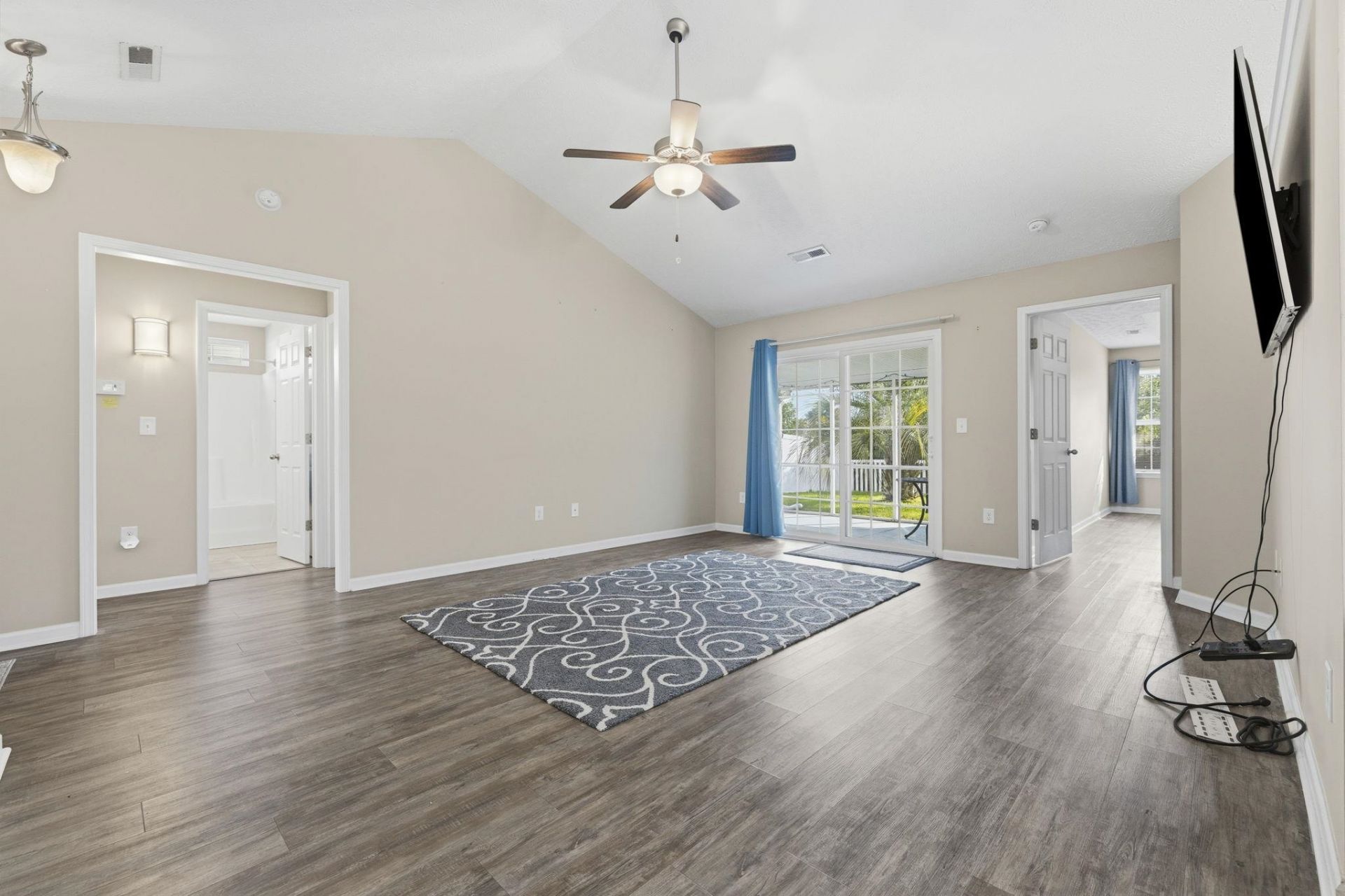 154 Heath Dr. Photo 4